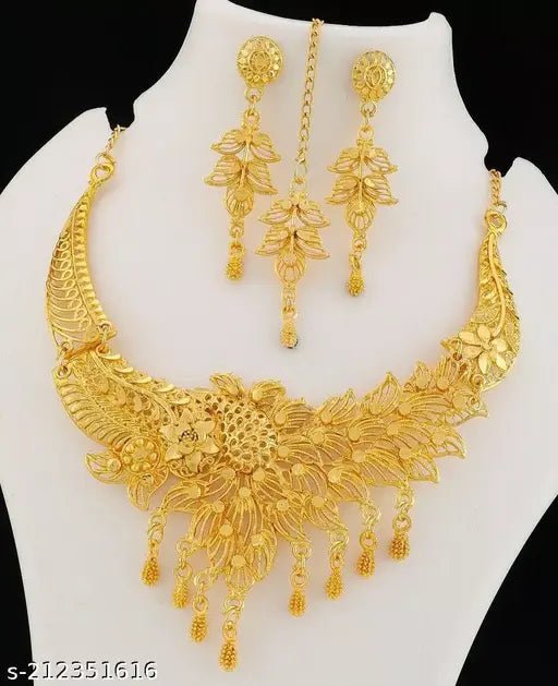 StyleMore™ Traditional Gold-Plated Jewellery Set with Earrings - Stylemore