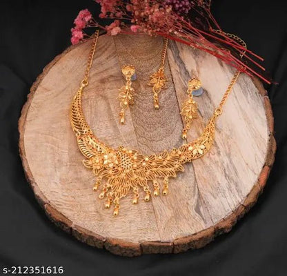StyleMore™ Traditional Gold-Plated Jewellery Set with Earrings - Stylemore