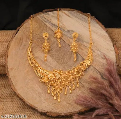 StyleMore™ Traditional Gold-Plated Jewellery Set with Earrings - Stylemore